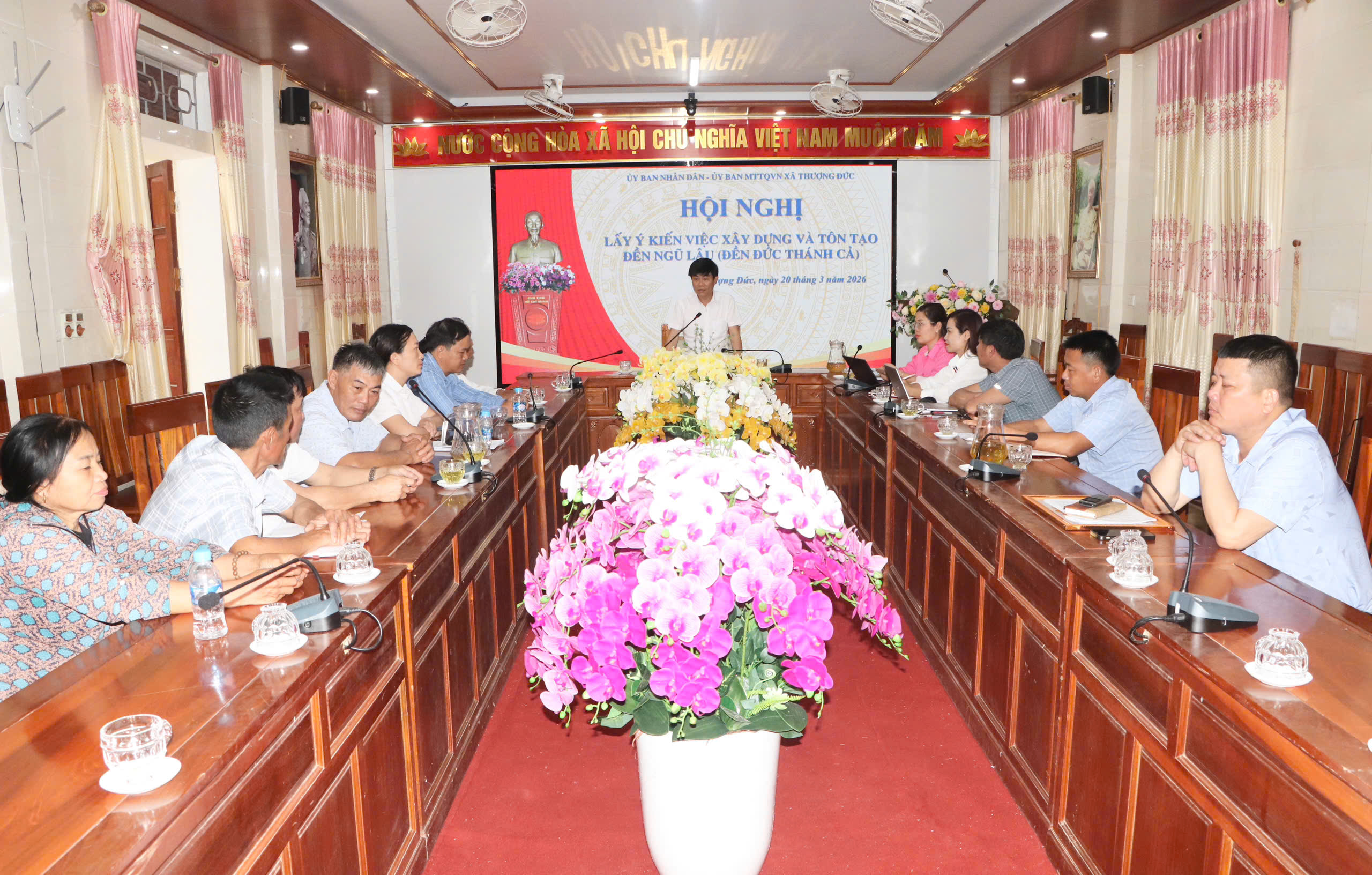 UBND xã Thượng Đức họp bàn các nội dung liên quan đến công tác xây dựng, tôn tạo đền Ngũ Lâu (Đền Đức Thánh Cả)