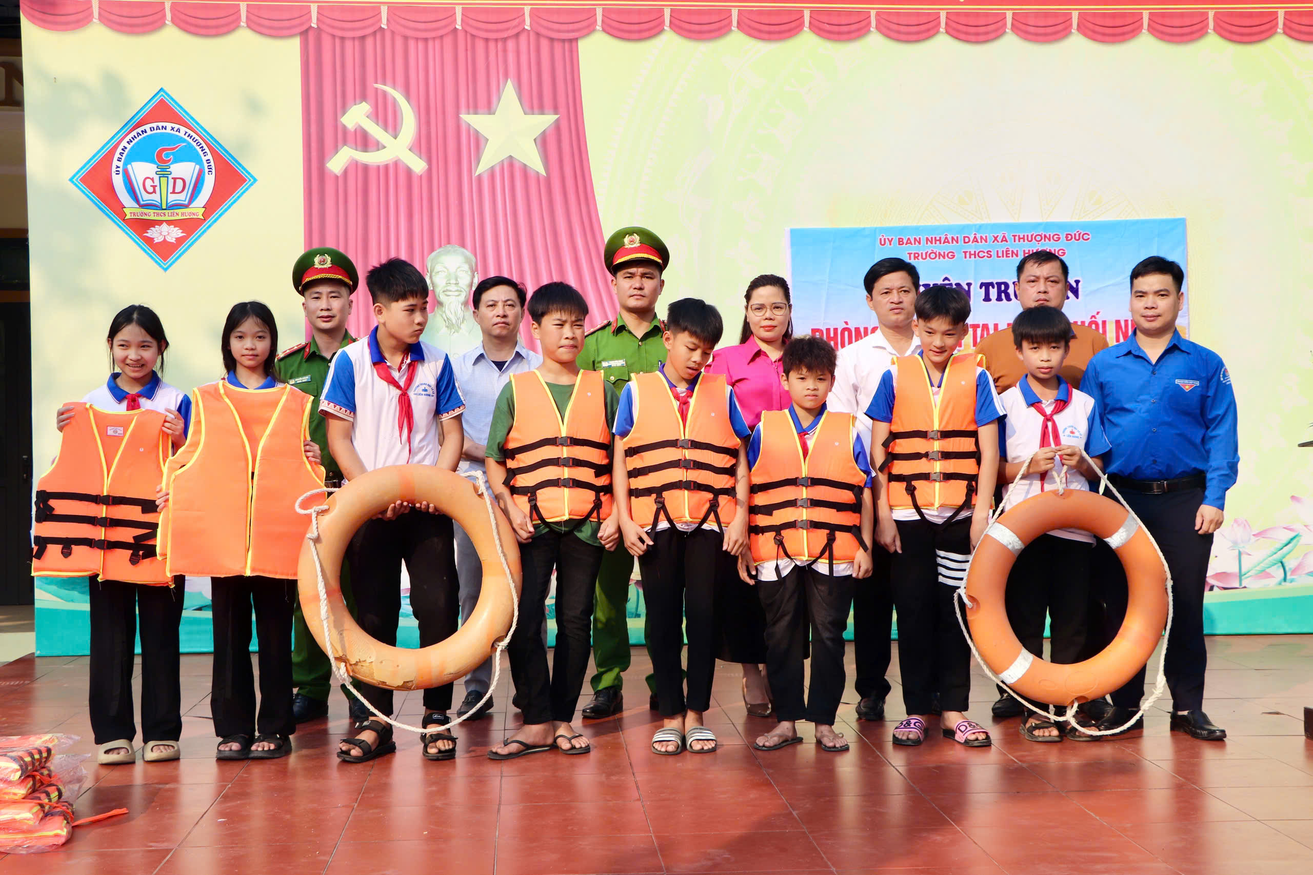 Gần 300 học sinh Trường THCS Liên Hương được tập huấn, tuyên truyền phòng chống đuối nước năm 2026.