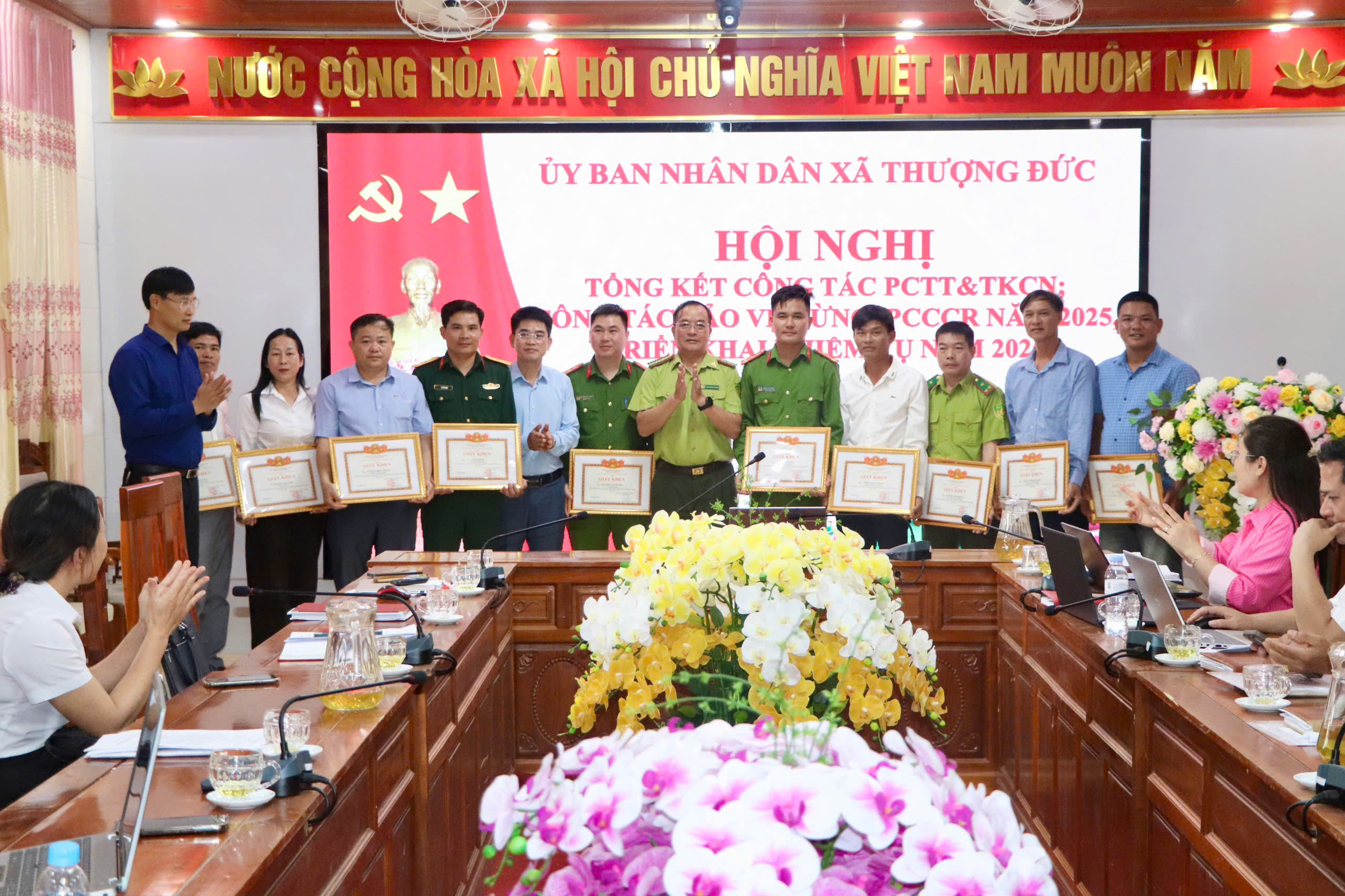 UBND xã Thượng Đức tổ chức Hội nghị tổng kết công tác PCTT&TKCN; công tác BVR-PCCCR năm 2025.