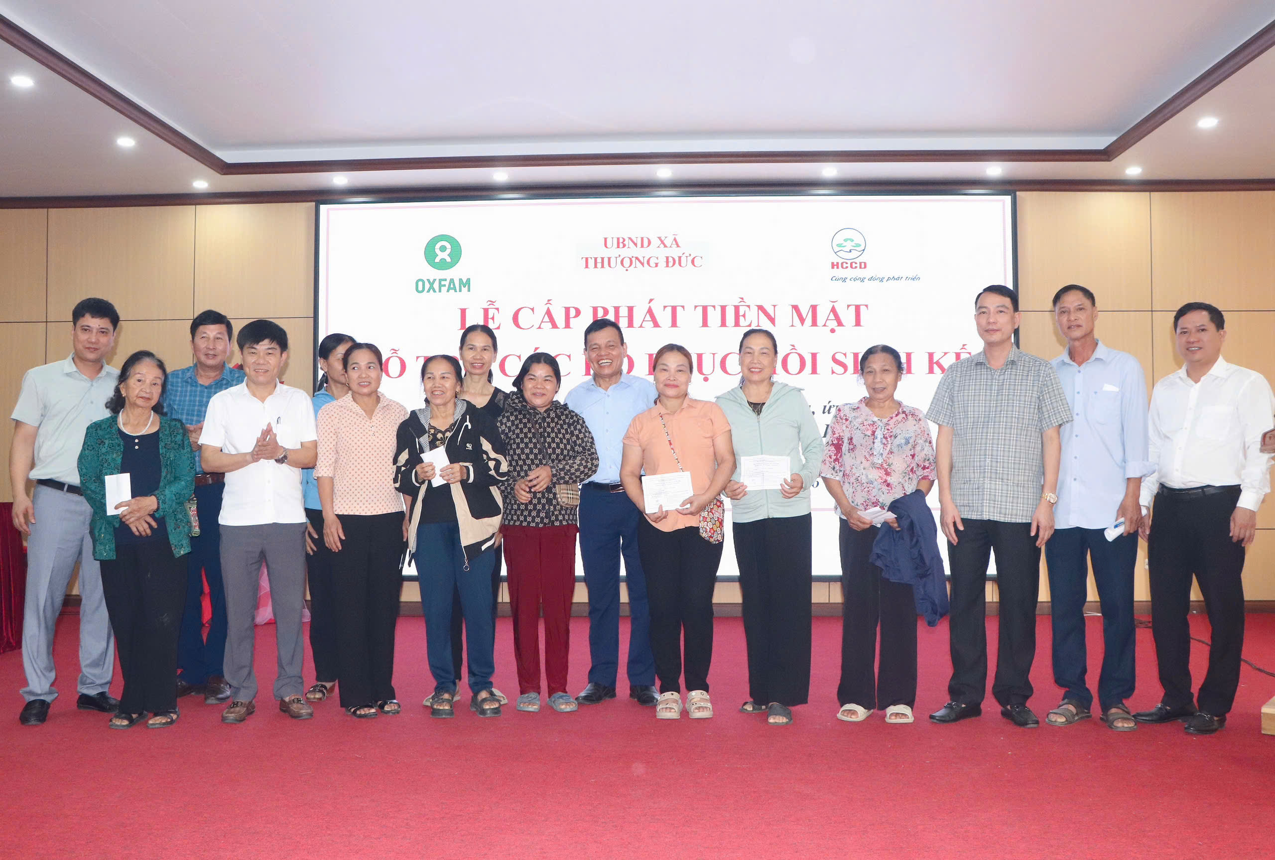 XÃ THƯỢNG ĐỨC: TRAO TIỀN HỖ TRỢ SINH KẾ CHO 100 HỘ DÂN TỪ DỰ ÁN PHÒNG CHỐNG THIÊN TAI NĂM 2026.