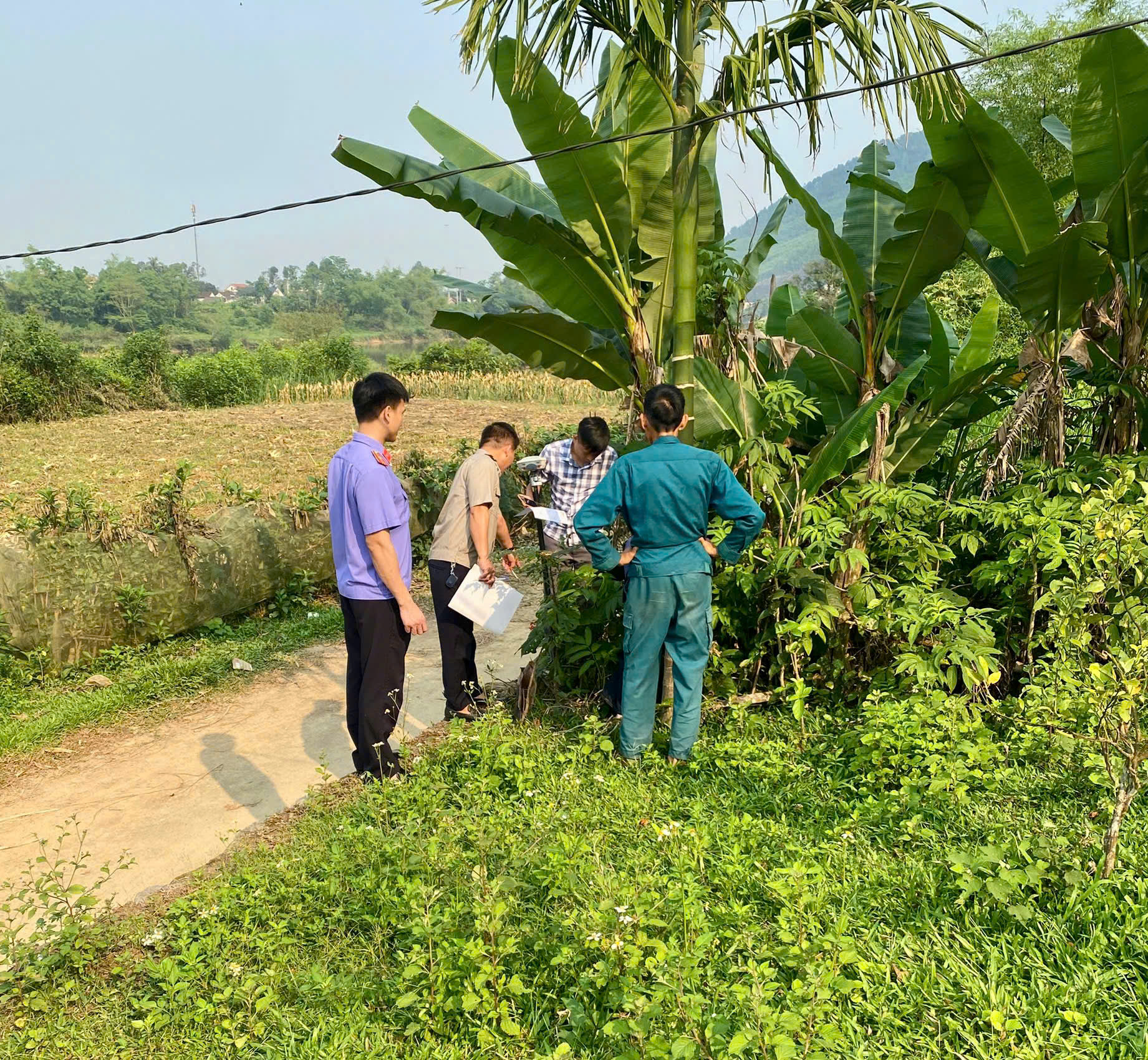 Viện Kiểm sát nhân dân khu vực 5 kiểm sát việc  giao quyền sử dụng đất và tài sản gắn liền với đất