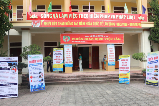 Xã Thượng Đức phối hợp tổ chức Phiên sàn giao dịch việc làm và làm việc với Trung tâm Dịch vụ việc làm Hà Tĩnh. 