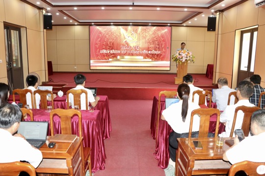 Xã Thượng Đức tổ chức Hội nghị tập huấn nghiệp vụ về công tác bảo vệ nền tảng tư tưởng của Đảng năm 2026.