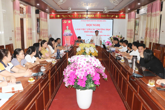 UBND xã Thượng Đức làm việc với các trường học, thống nhất nhiệm vụ năm học 2026-2027.