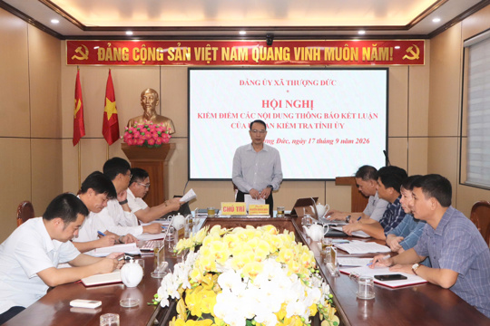 Ban Thường vụ Đảng ủy xã Thượng Đức kiểm điểm, đánh giá và cho ý kiến các nội dung quan trọng trong công tác xây dựng Đảng. 