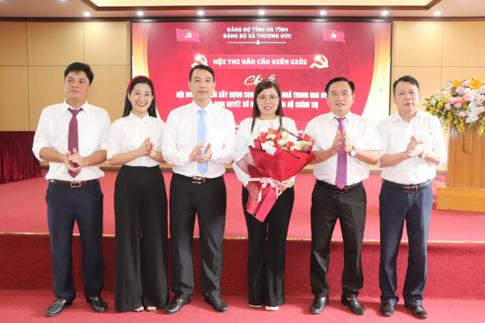 Thường trực, Ban Thường vụ Đảng ủy xã Thượng Đức gặp mặt, động viên thí sinh tham dự vòng thi cụm Hội thi báo cáo viên, tuyên truyền viên giỏi toàn tỉnh năm 2026.