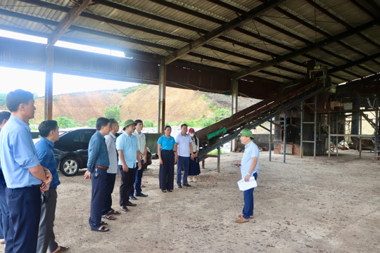 Xã Thượng Đức tổ chức buổi làm việc kiểm tra, đánh giá hiện trạng tại Nhà máy xử lý rác thải sinh hoạt. 